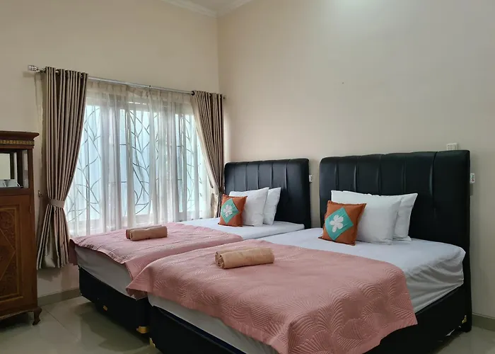 Ndalem Suryo Saptono Guest House