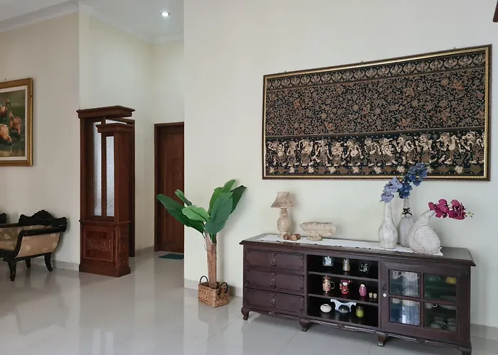 Ndalem Suryo Saptono Guest House