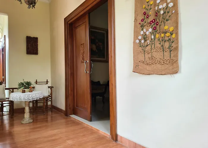 Ndalem Suryo Saptono Guest House
