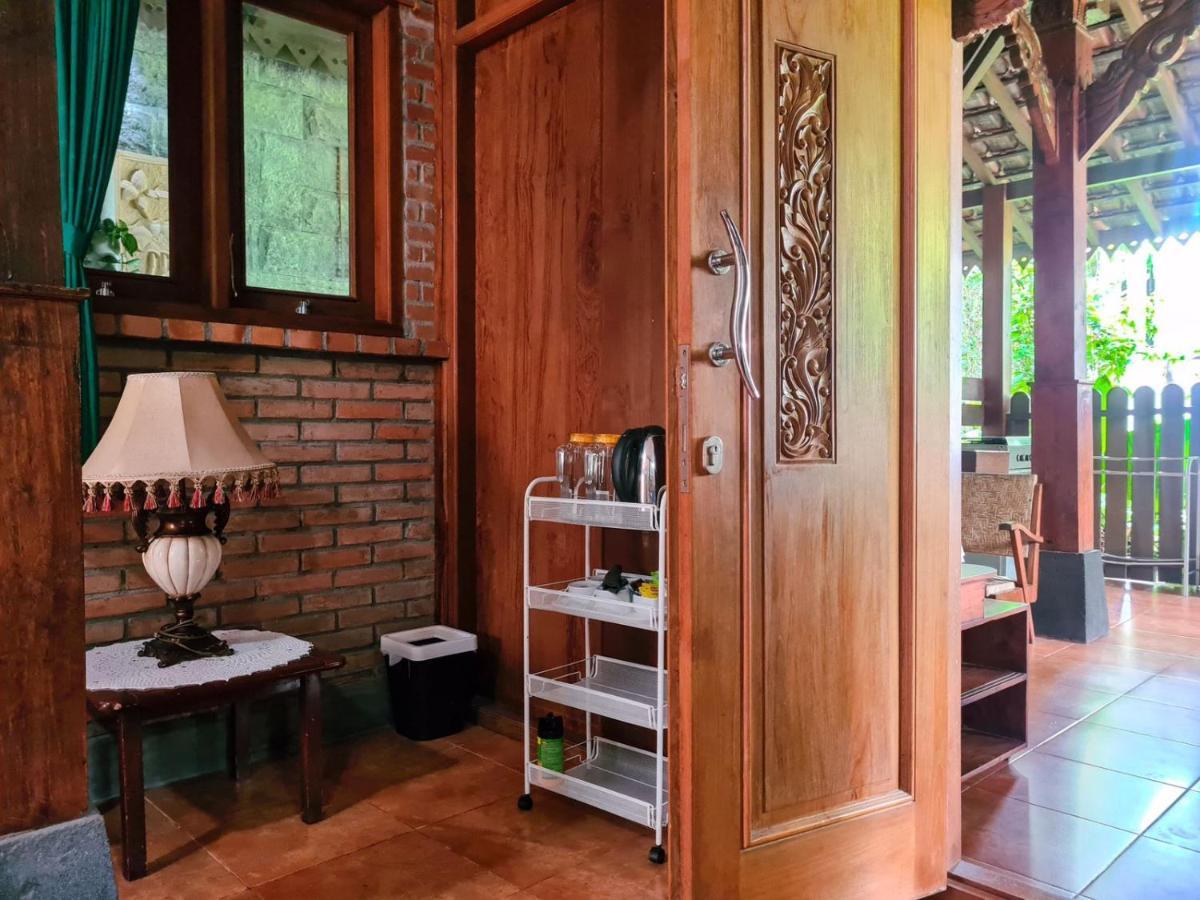 Ndalem Suryo Saptono Guest house